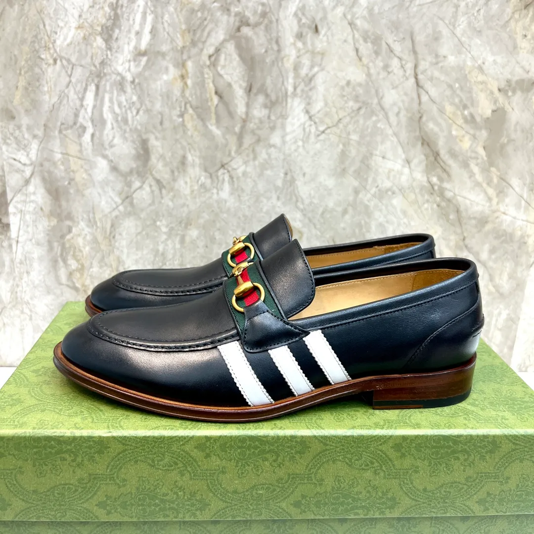 Original leather outsole P900 Brand: Co-branded Adidas｜GUCCI (Gucci) Standard code: Men's size 38–44 (45/46 can be customized) Grade: Same style as the official website Original quality Material: Original cowhide Leather lining Original leather outsole Style category: Men's fashionable casual leather shoes Distinguished big-name luxury elements top luxury Color: Actual picture